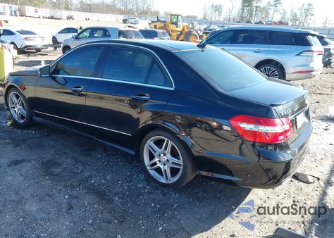 2011 Mercedes-Benz E 550 from USA, damaged, VIN WDDHF7CB3BA272911